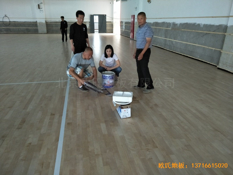 上海嘉定娄唐学校篮球馆体育地板施工案例5