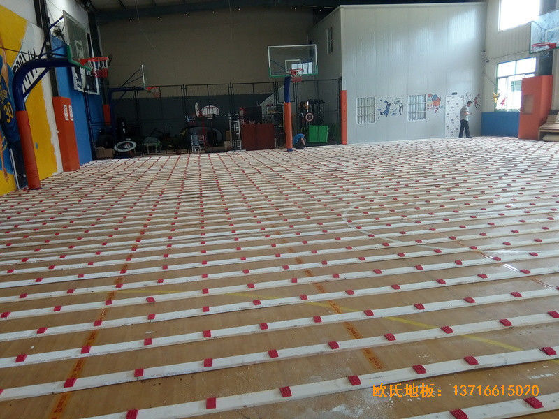 上海闵行kBT蓝球训练馆体育木地板铺设案例1