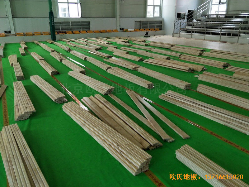 山西晋城宏圣科威公司篮球馆运动木地板铺装案例3
