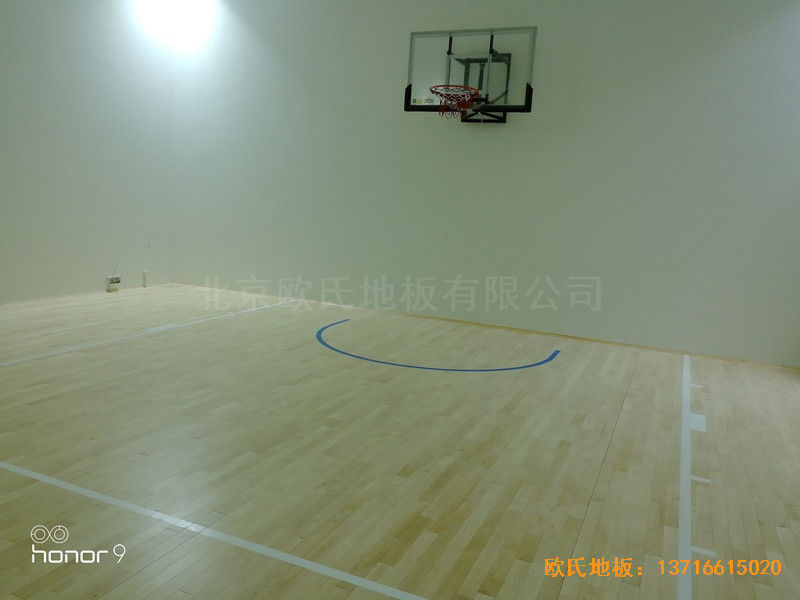 上海闵行西郊庄园2区156号篮球馆体育木地板铺装案例4
