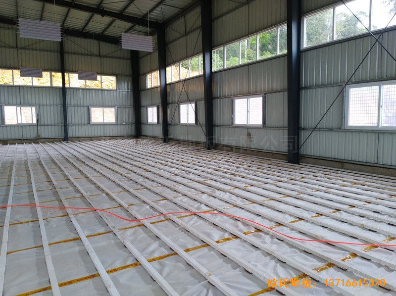 巴布亚新几内亚羽毛球馆体育地板铺装案例0