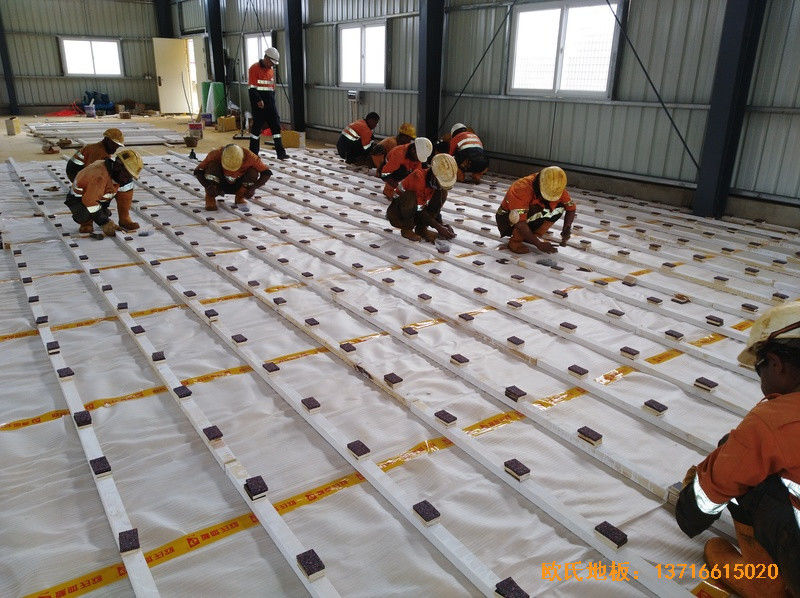 巴布亚新几内亚羽毛球馆体育地板铺装案例1