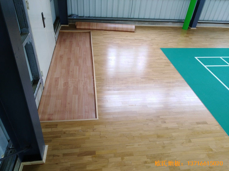 巴布亚新几内亚羽毛球馆体育地板铺装案例3