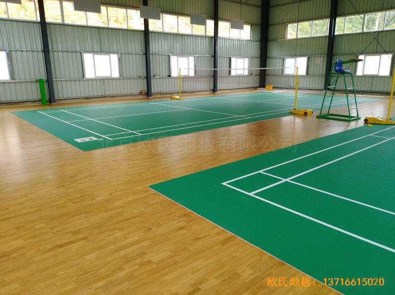 巴布亚新几内亚羽毛球馆体育地板铺装案例5