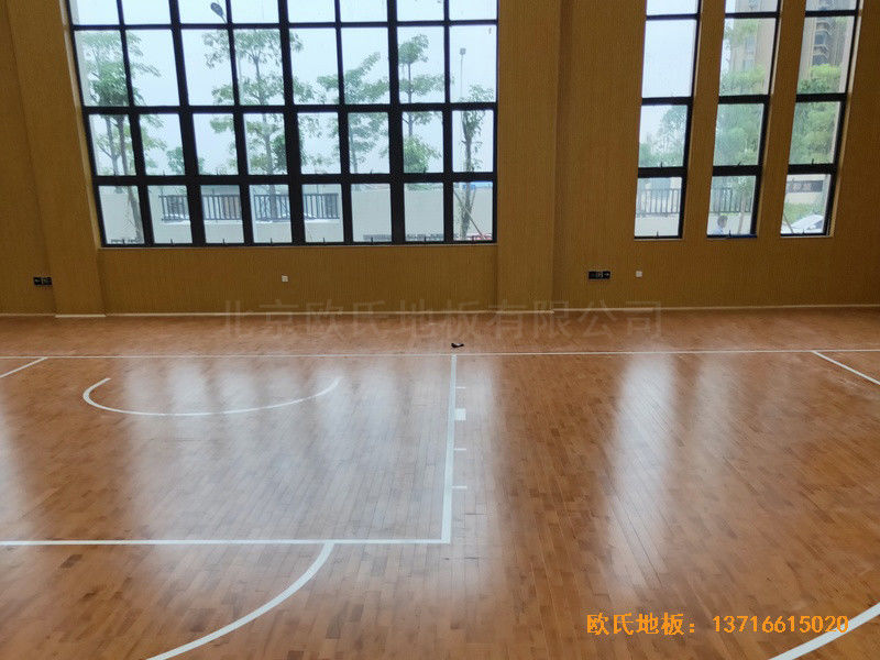 广东珠海白藤东小学篮球馆体育地板施工案例4