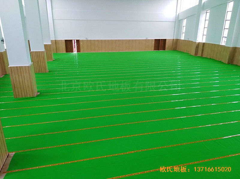 广州南沙区珠江中学篮球馆运动地板铺设案例2