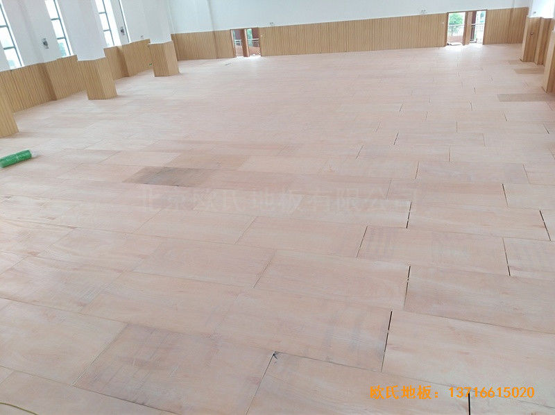 广州南沙区珠江中学篮球馆运动地板铺设案例3
