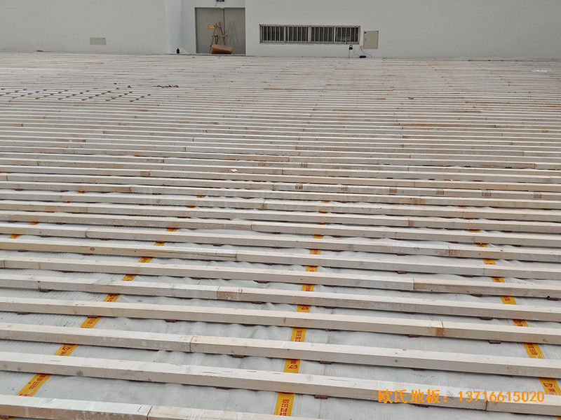 广州外语外贸大学北校区体育馆运动木地板铺装案例1