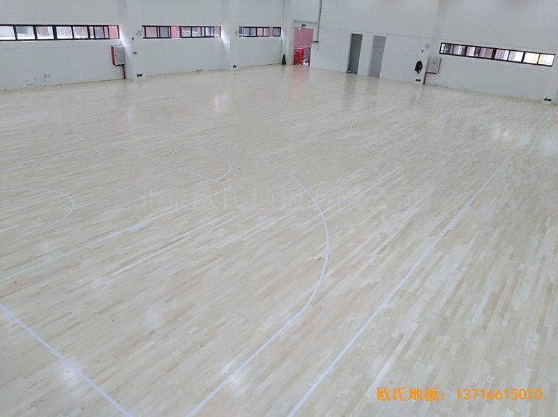 广州金地香山湖小学篮球馆运动木地板施工案例2