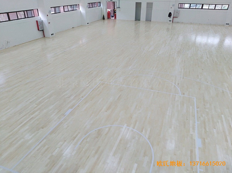 广州金地香山湖小学篮球馆运动木地板施工案例3