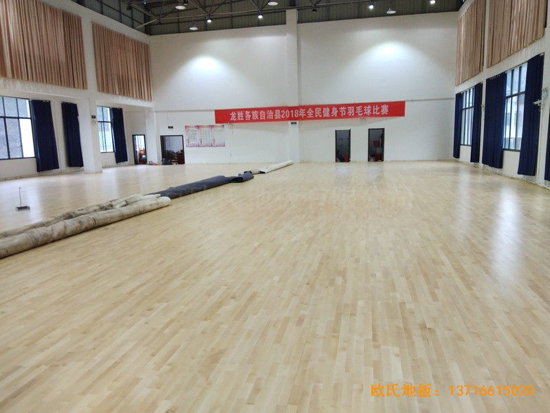 广西龙胜县党校运动馆体育地板施工案例0