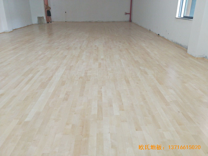 杭州分水镇徐凝小学运动馆体育木地板铺设案例4