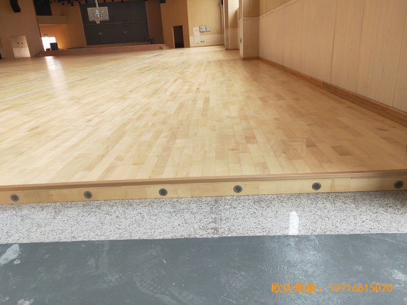 杭州高中启成校区篮球馆运动地板施工案例3