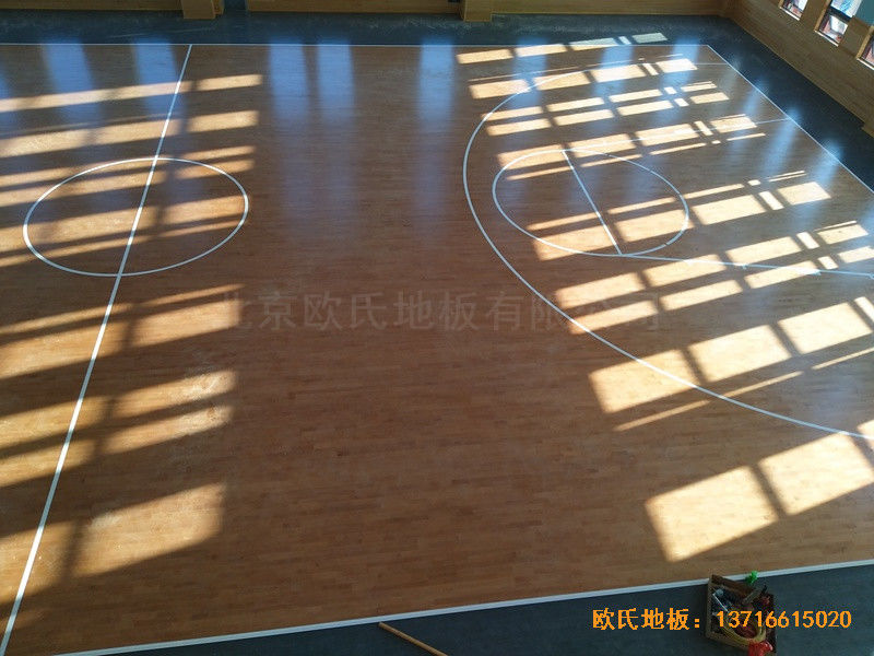 武汉广阜屯小学清江锦城分校篮球馆运动地板施工案例4