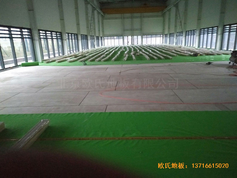 武汉青山区江滩体育馆体育木地板铺装案例2
