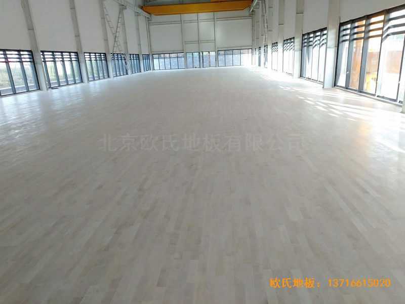 武汉青山区江滩体育馆体育木地板铺装案例4