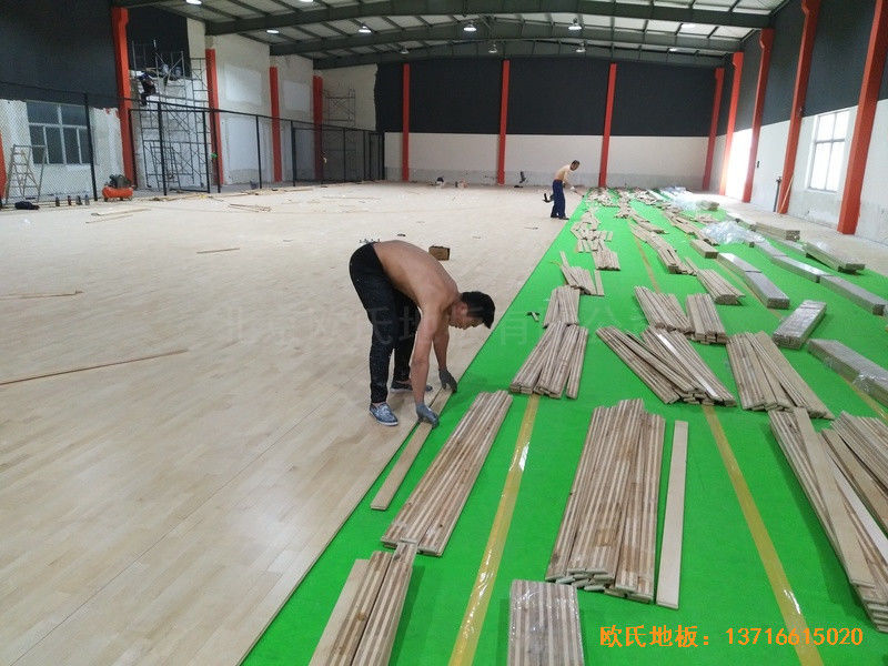 江苏南通如东县蓝球乐园体育木地板铺设案例3