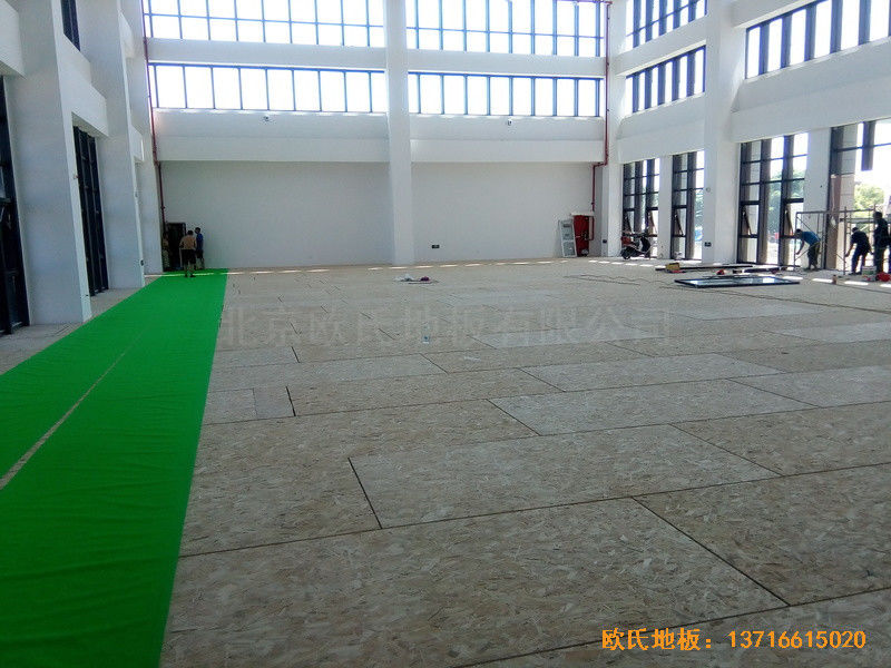 江苏常卅市都市科技园篮球馆体育地板安装案例2