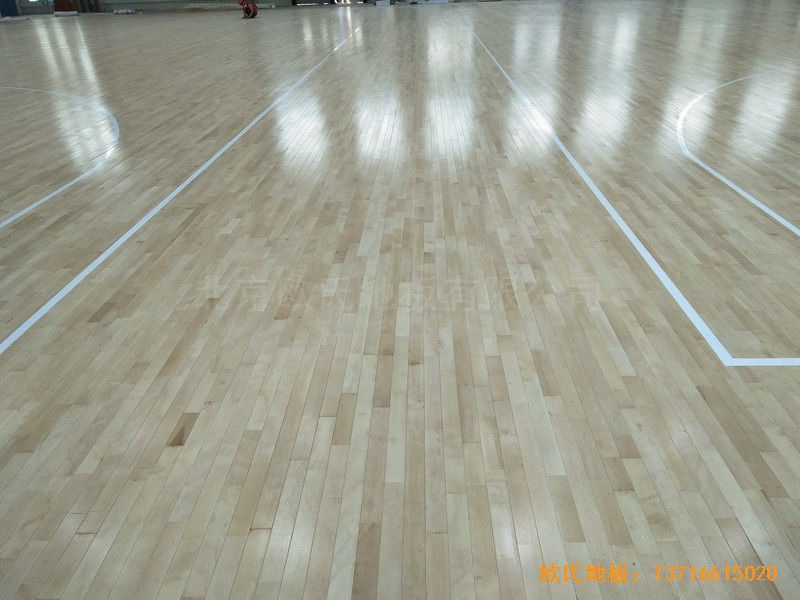 江苏新能源科技公司篮球馆运动地板铺设案例3