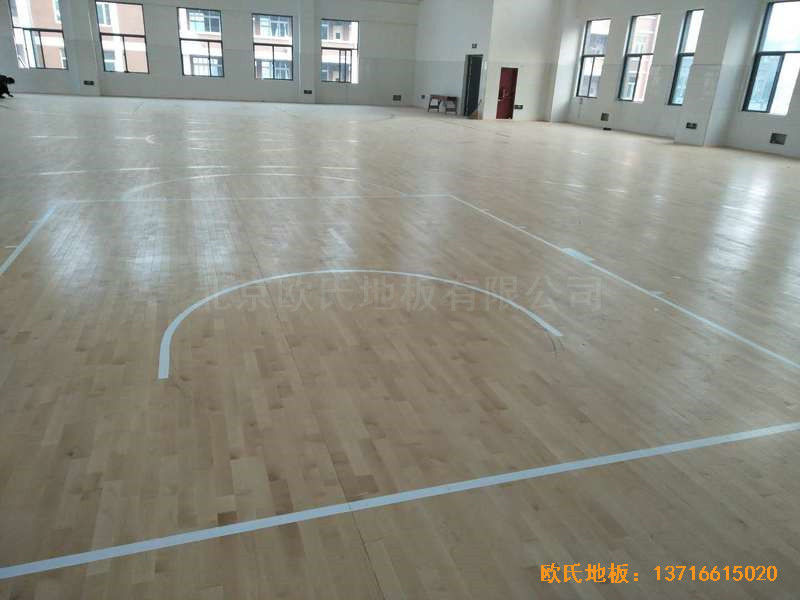 江苏泰州市泰兴济川小学篮球馆运动地板铺设案例0