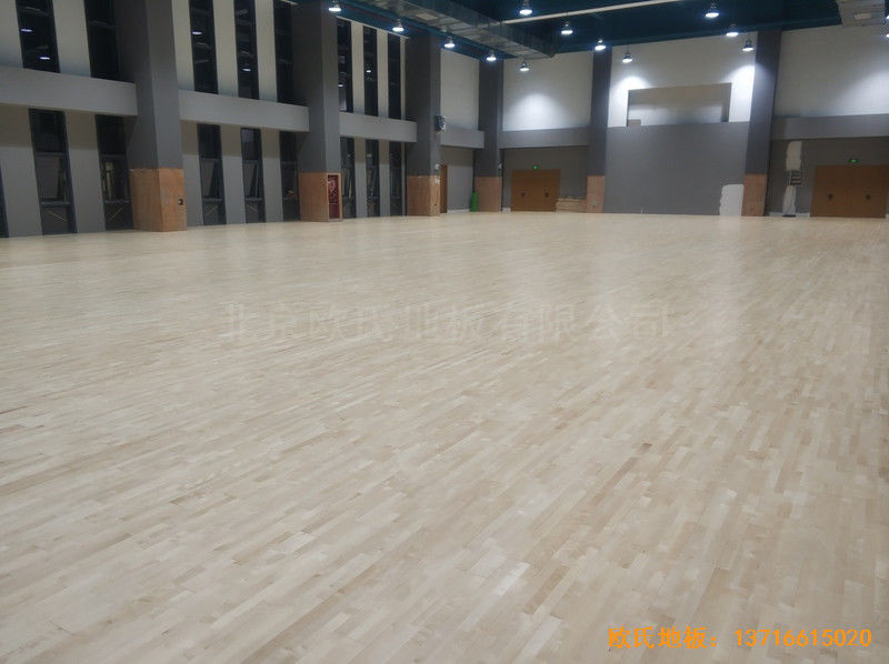 江苏盐城金风科技篮球馆体育木地板安装案例3
