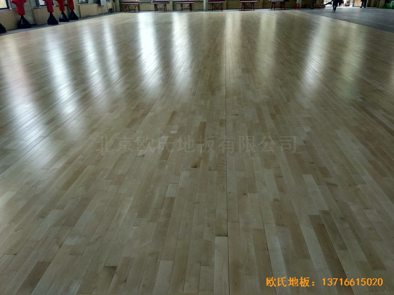 江苏虎腰村爱尔行业学校运动馆运动地板安装案例4