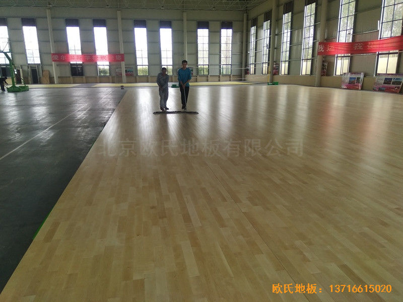 江苏虎腰村爱尔行业学校运动馆运动地板安装案例5
