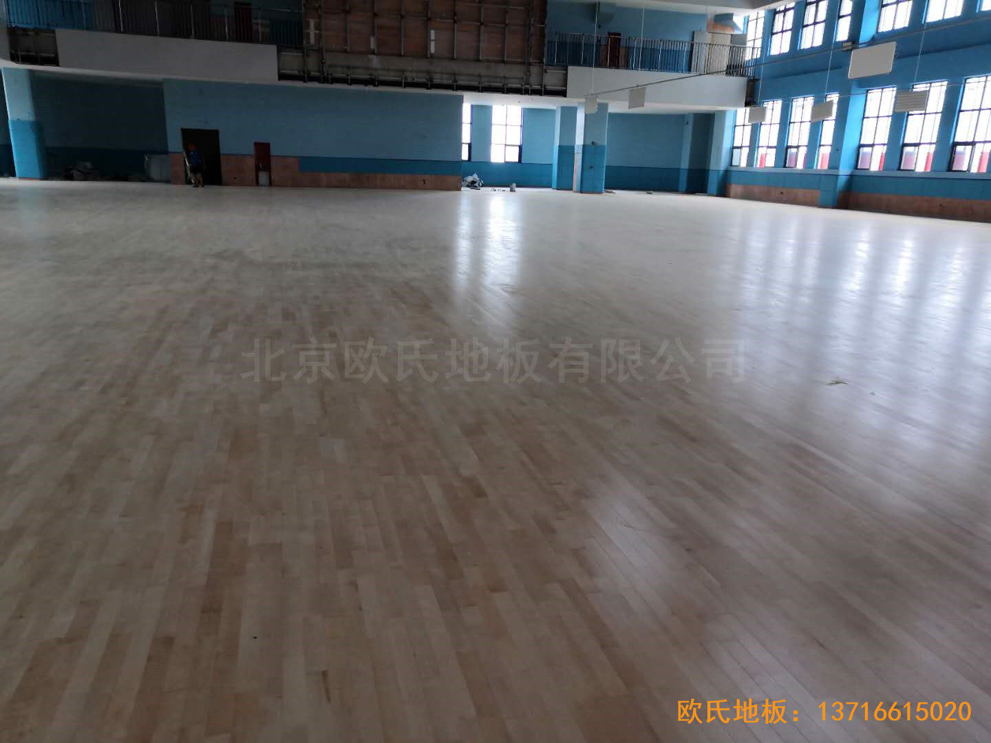 江西城西桥小学A区体育馆运动木地板铺装案例5