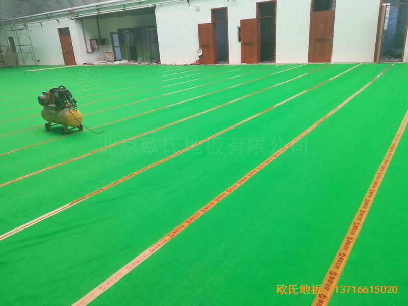 乌鲁木齐达坂城中学篮球馆体育木地板铺装案例2