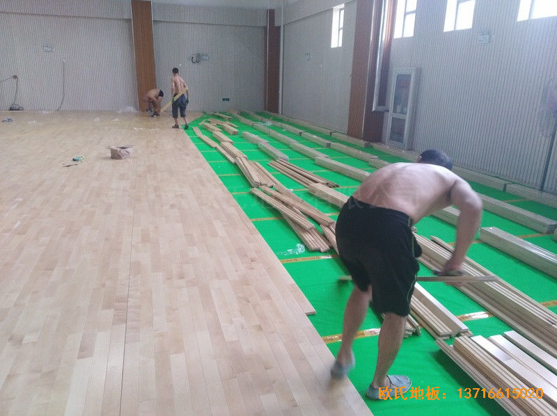 乌鲁木齐达坂城中学篮球馆体育木地板铺装案例3