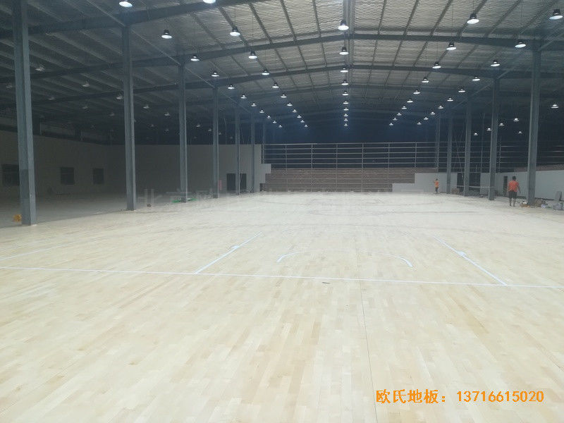 江西宜春袁州区篮球馆体育地板施工案例4