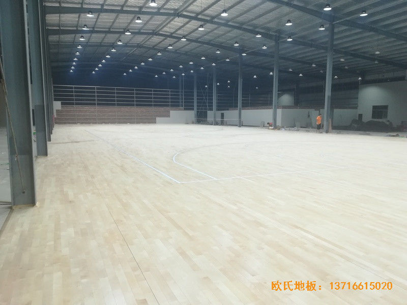 江西宜春袁州区篮球馆体育地板施工案例5