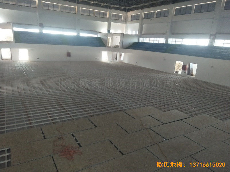 江西赣州天娇中学运动馆运动木地板施工案例3