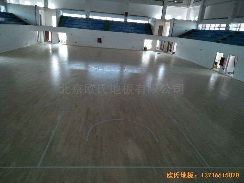 江西赣州天娇中学运动馆运动木地板施工案例6
