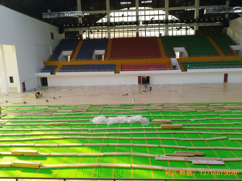 江西鄱阳县鄱阳体育馆体育木地板铺装案例3