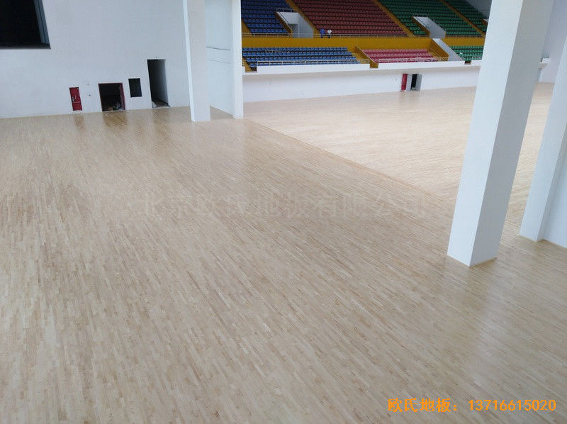 江西鄱阳县鄱阳体育馆体育木地板铺装案例4