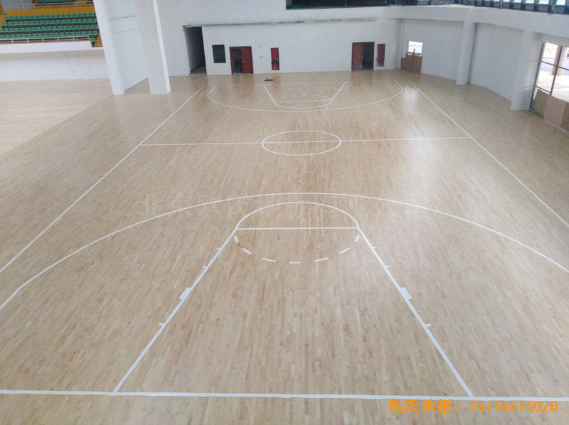 江西鄱阳县鄱阳体育馆体育木地板铺装案例5