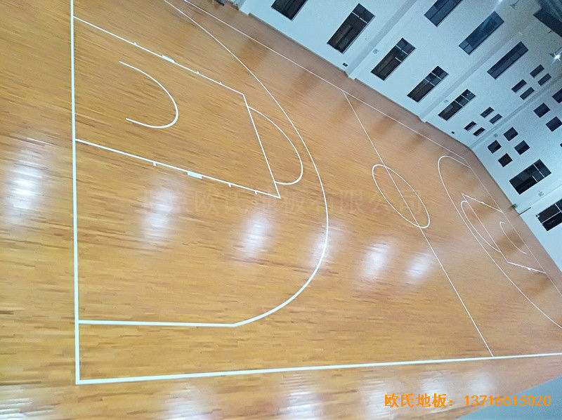 江西鹰潭余江县工业园区篮球馆运动木地板铺设案例3