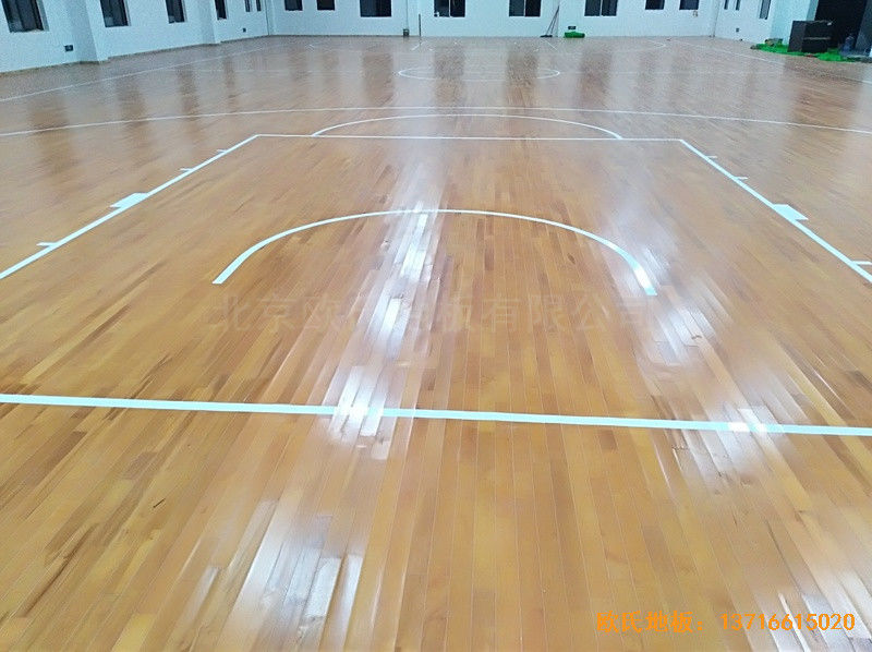 江西鹰潭余江县工业园区篮球馆运动木地板铺设案例4