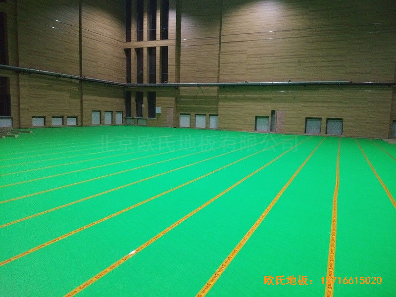 河北雄县第三高中篮球馆运动木地板施工案例3