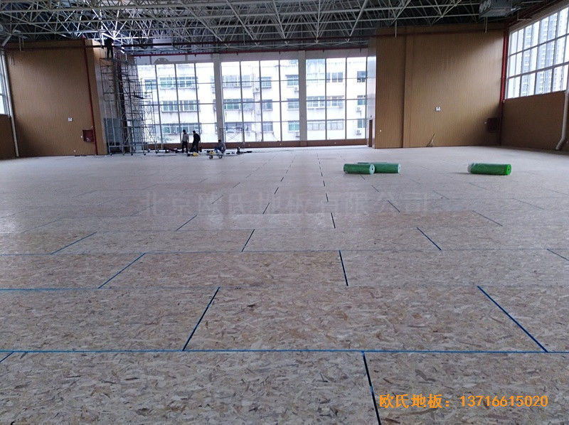 河南南阳十三中篮球馆体育地板施工案例2