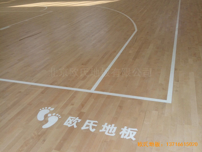 洛阳伊水小学篮球馆运动木地板铺设案例4