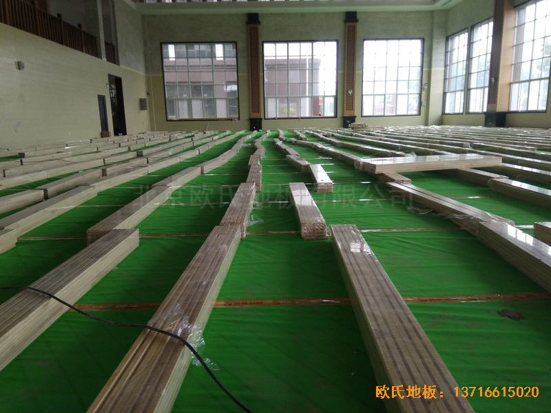 洛阳吉利三中篮球馆运动地板铺装案例2