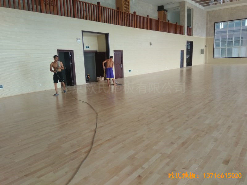 洛阳吉利三中篮球馆运动地板铺装案例3