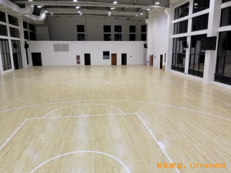 浙江舟山市舟山电厂篮球馆体育木地板铺设案例0