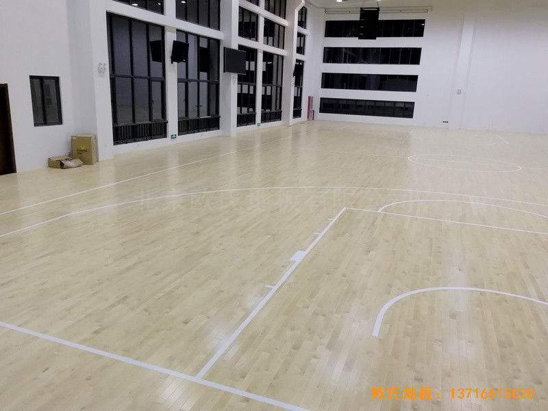 浙江舟山市舟山电厂篮球馆体育木地板铺设案例1