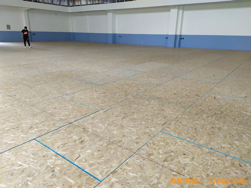 浙江虹桥较好的小学篮球馆运动木地板施工案例2