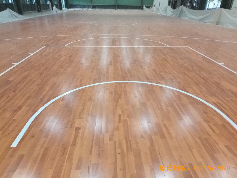 海南三亚619项目训练馆体育地板铺设案例0