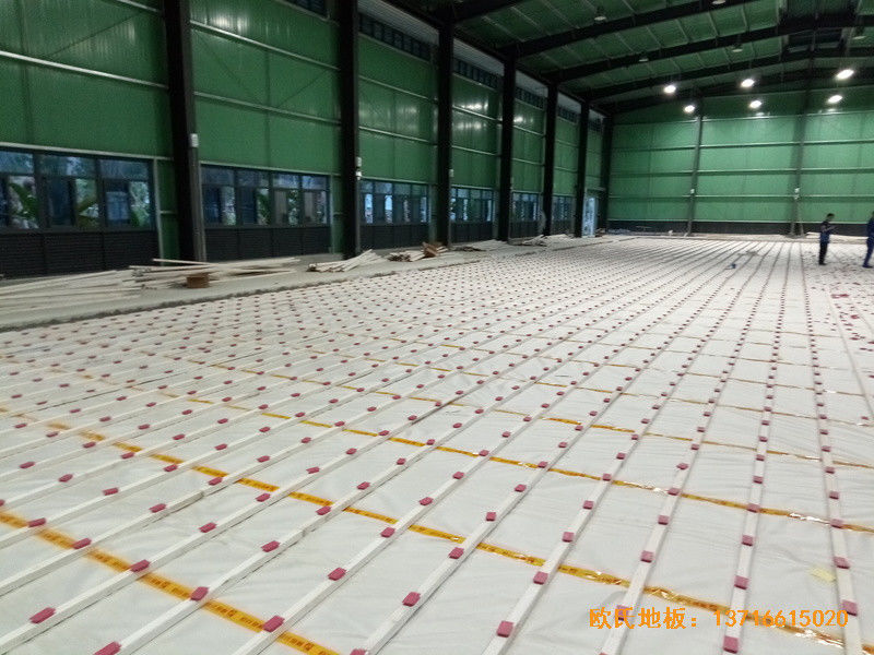 海南三亚619项目训练馆体育地板铺设案例1