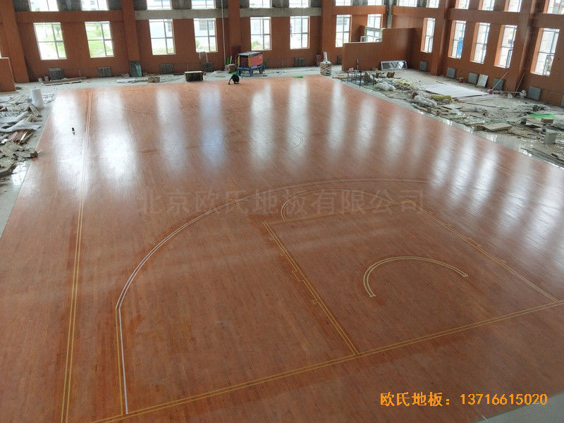 海南民族高中篮球馆运动地板铺设案例4